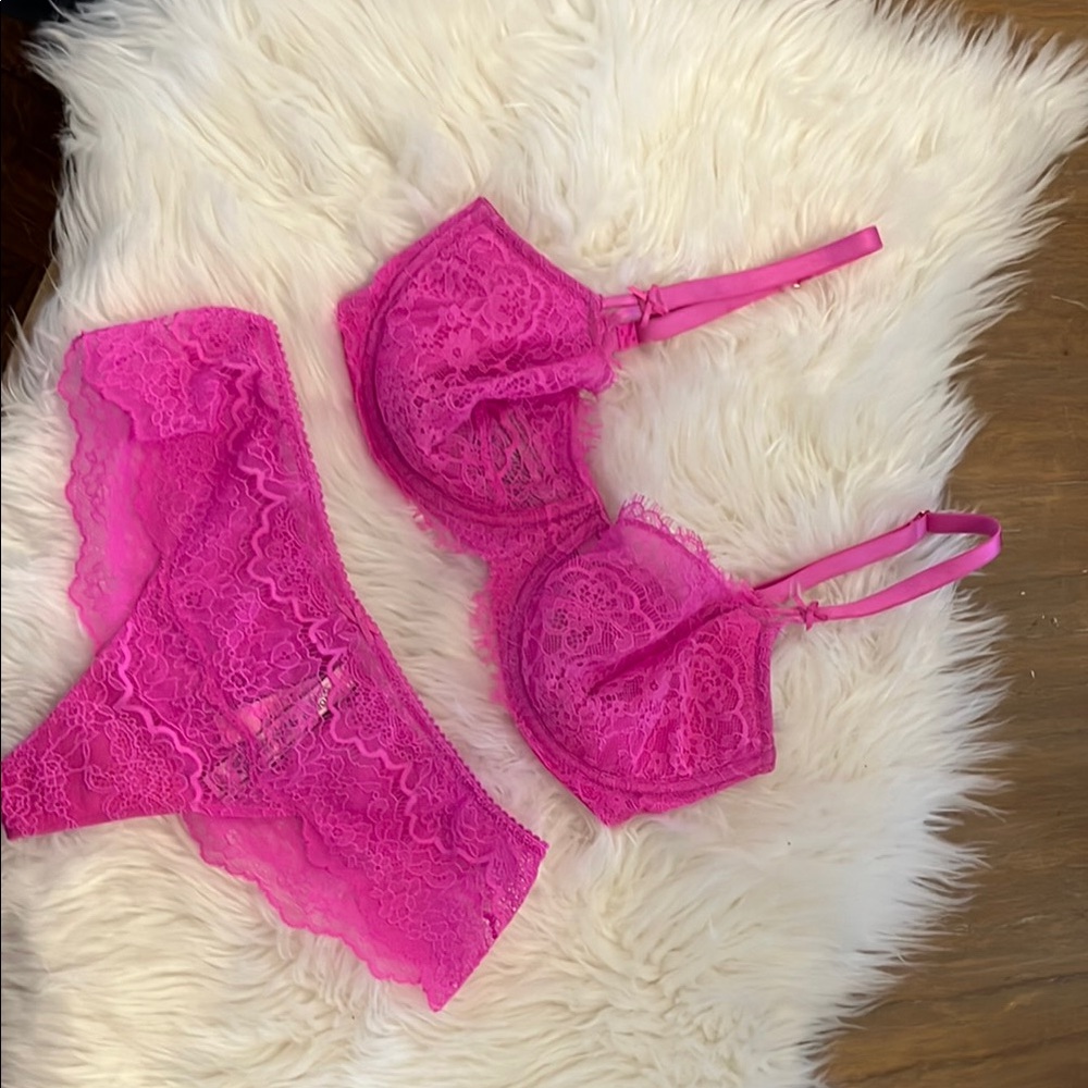 Victoria Secret Set in Vibrant Pink 34DD Small